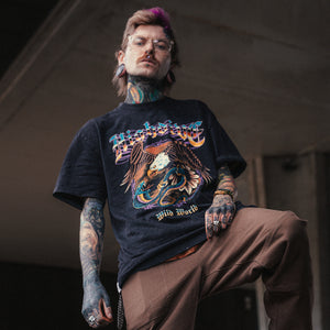 Schweres verblasstes Eukalyptus-T-Shirt