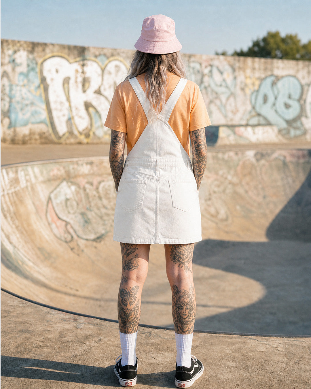 Vestido con peto color marfil 