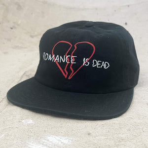 El romance está muerto Cap