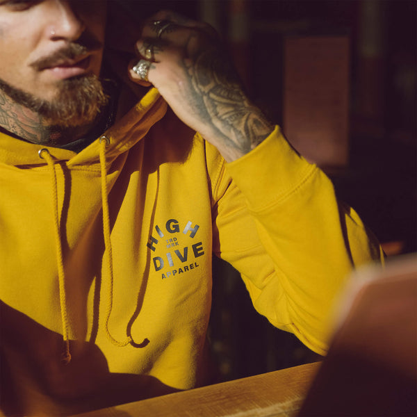 Sudadera básica con capucha 